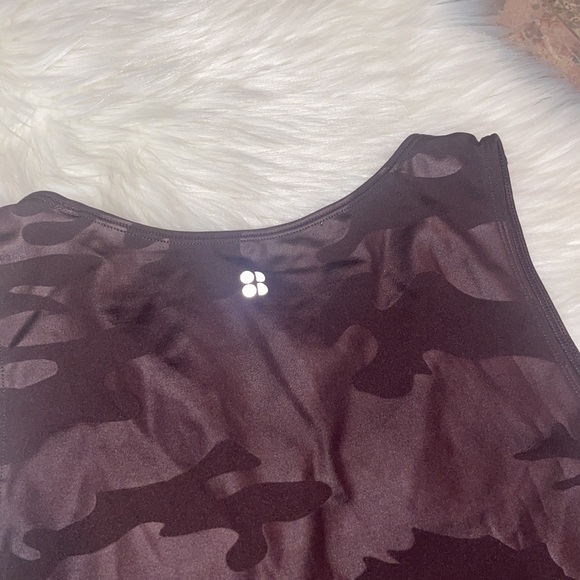 Sweaty Betty Camo Crop Sports Top - Picture 4 of 6